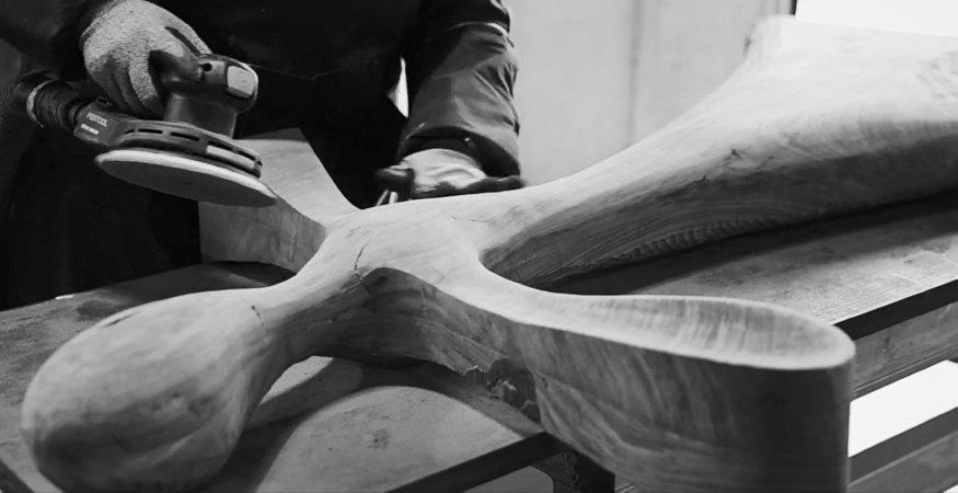 그라인드에 갈려진.jpg